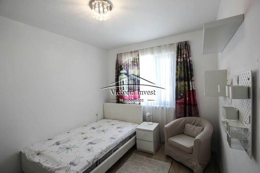 Apartament cu 4 camere semidecomandat, mobilat în Băneasa