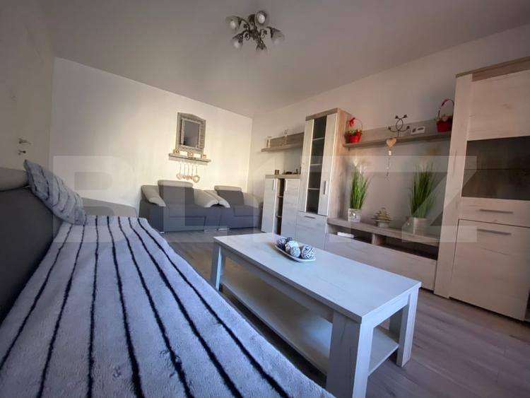 Apartament 3 camere, 75 mp, zona Soarelui - 1