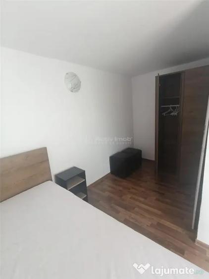 Casă cu 16 camere cu Teren 694 Mp în Central