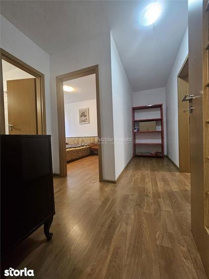 Apartament cu 3 camere decomandat în Tei