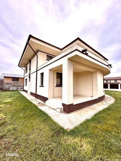 Casă cu 6 camere cu Teren 783 Mp în Cornu