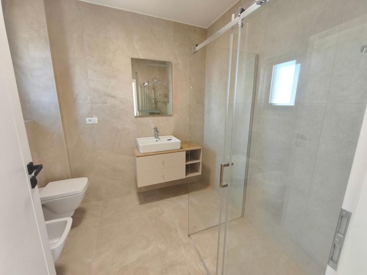 Apartament cu 2 camere semidecomandat, mobilat în Moșnița Nouă
