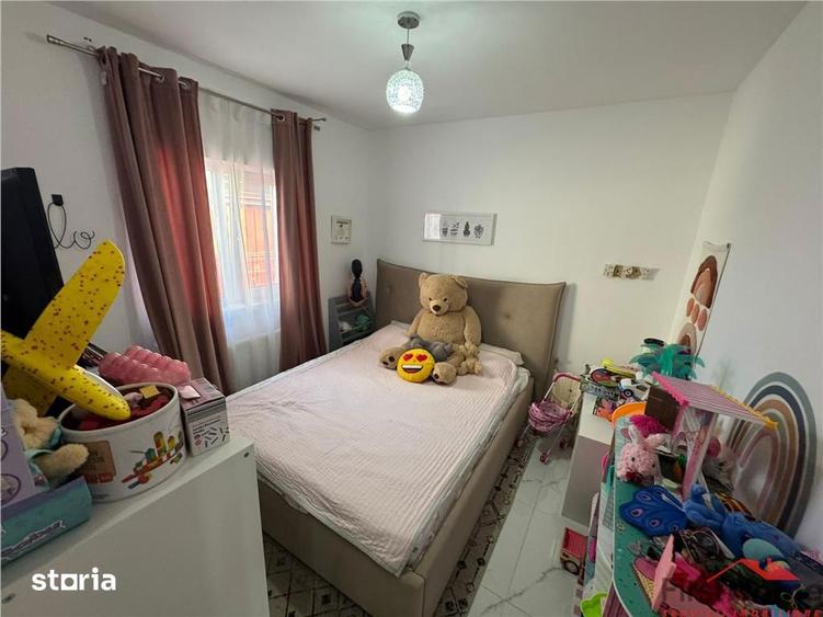 Casă cu 3 camere cu Canalizare în Sud