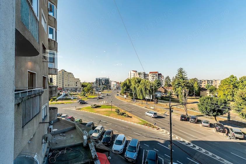 Apartament cu 2 camere decomandat în Intim
