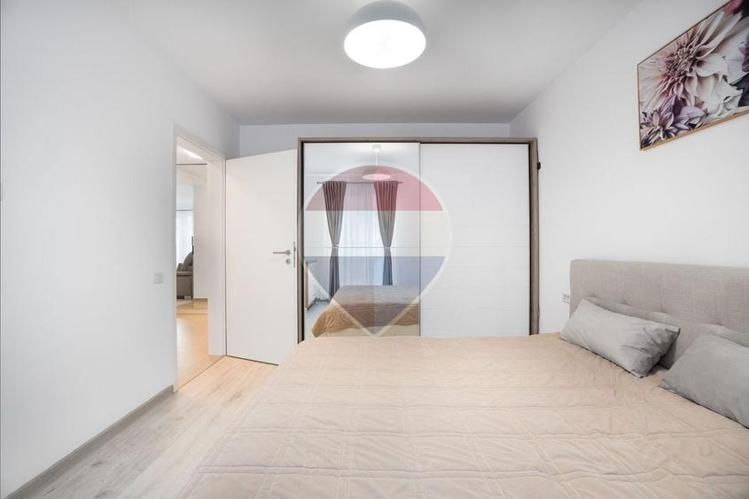 Apartament cu 3 camere decomandat, mobilat în Sânpetru