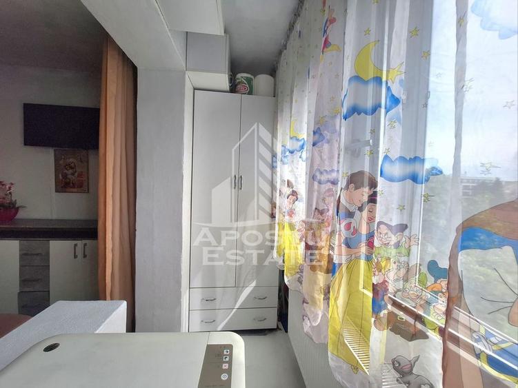 Apartament cu 3 camere decomandat, mobilat în Central
