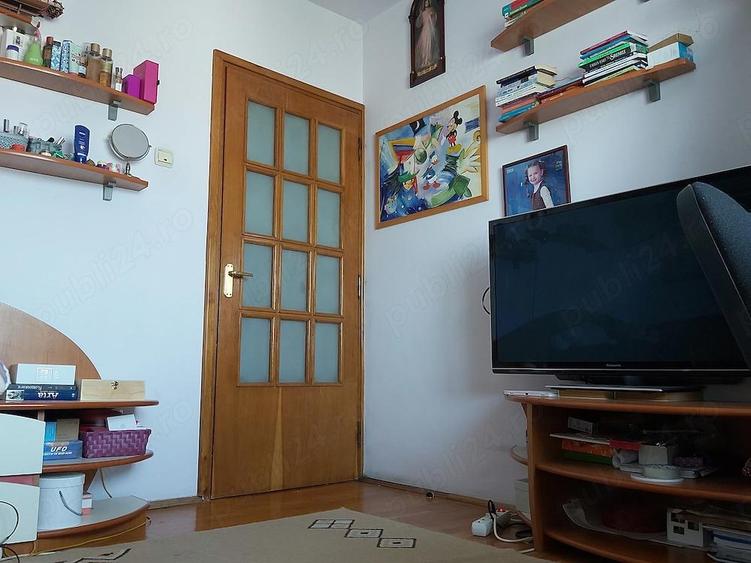 Apartament cu 4 camere decomandat în Sebastian