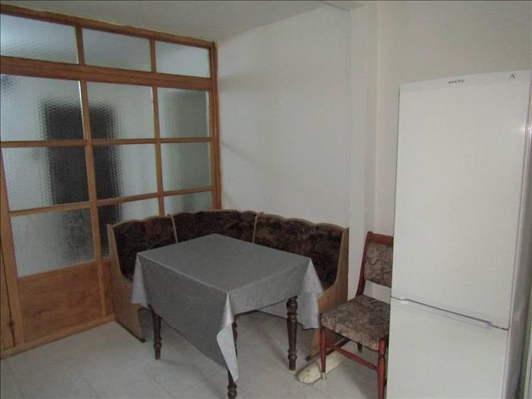 Apartament doua camere, decomandat, central , str. Noica - 7
