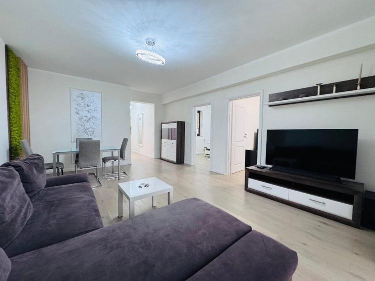 Apartament cu 3 camere semidecomandat în Banu Manta