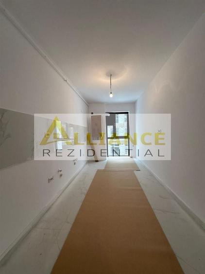 Garsonieră decomandată în Central