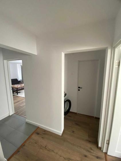 Apartament cu 4 camere decomandat în Central