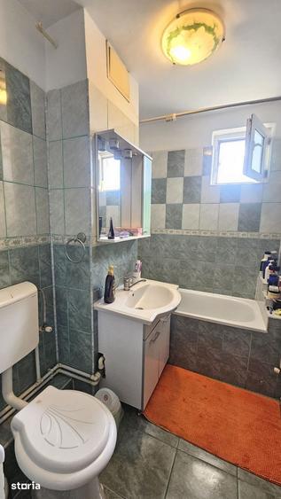 Apartament cu 3 camere decomandat în Micro 17