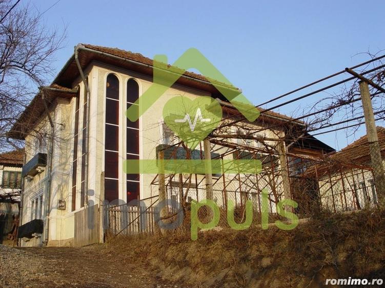 Casă cu 4 camere cu Teren 1100 Mp în Godeanu