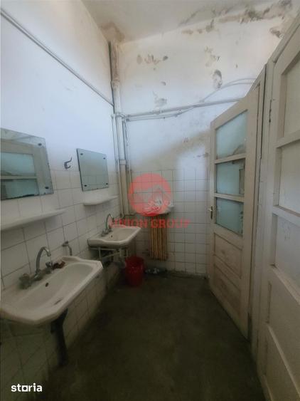 Spațiu comercial, de 300 mp, în Agigea