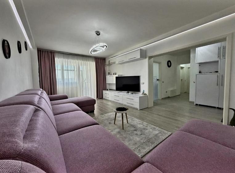 Apartament cu 3 camere decomandat în Central