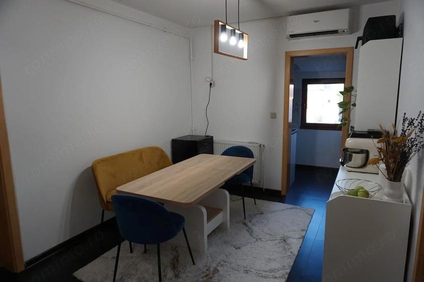 Apartament cu 2 camere decomandat în Central