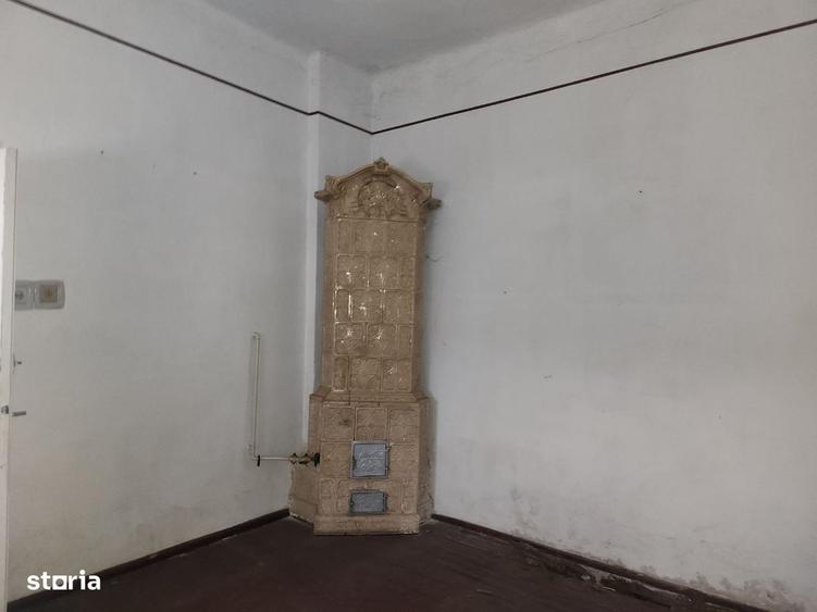 Casă cu 3 camere în Central