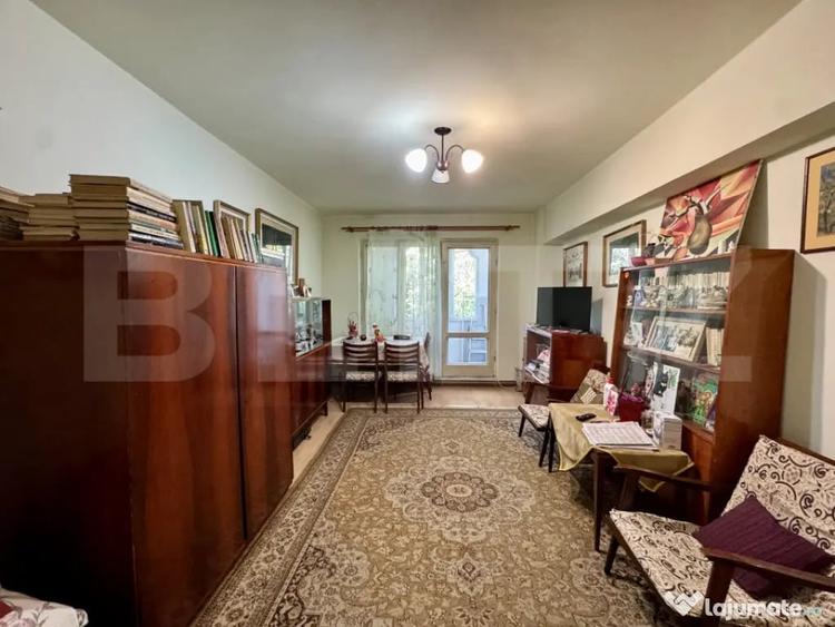 Apartament cu 4 camere decomandat în Tudor