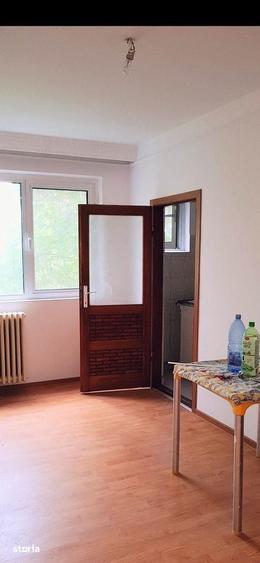 Apartament cu 2 camere nedecomandat în Podu Roș
