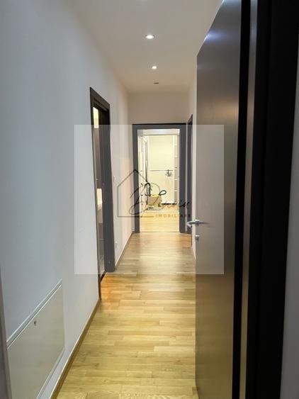Apartament cu 3 camere decomandat, mobilat în Iancu Nicolae