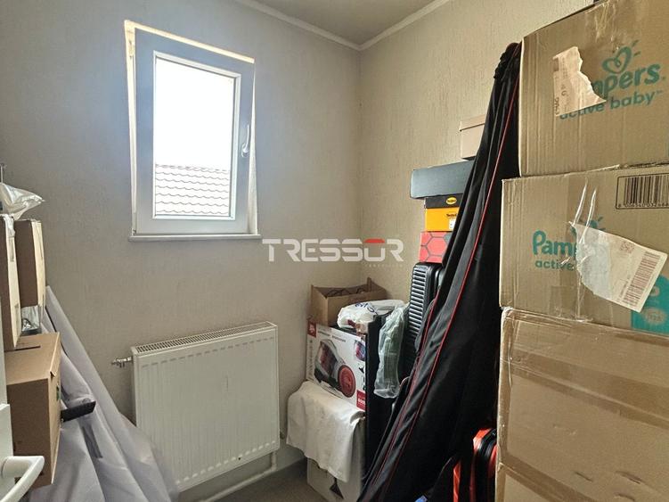 Casă cu 5 camere cu Canalizare în Lumina