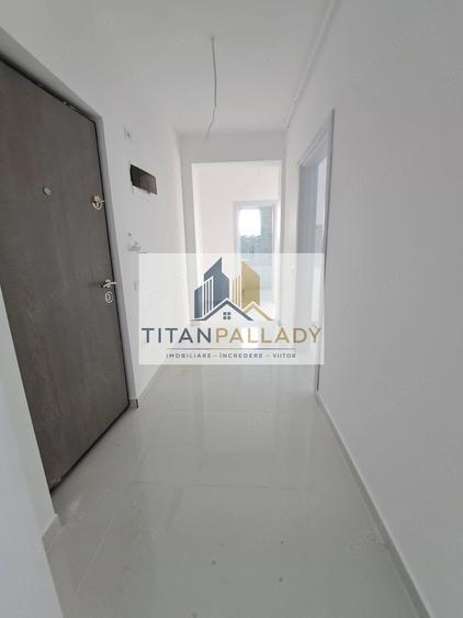 Apartament cu 3 camere decomandat în Titan