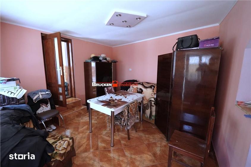 Casă cu 4 camere cu Teren 1737 Mp în Cărpinet