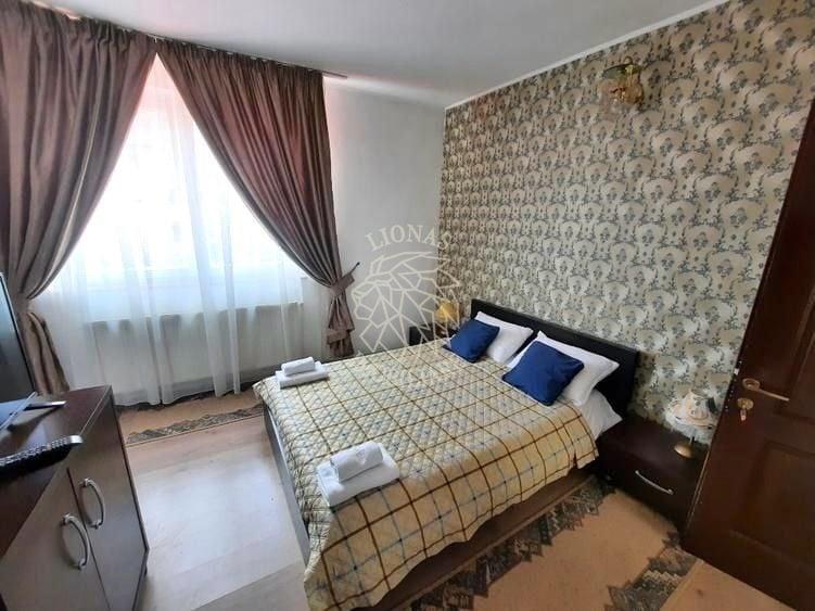 Casă individuală cu 20 camere cu Canalizare în Central