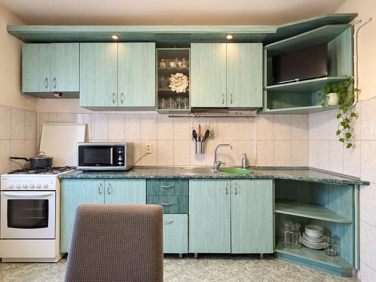 Apartament cu 3 camere decomandat în Complex Studențesc