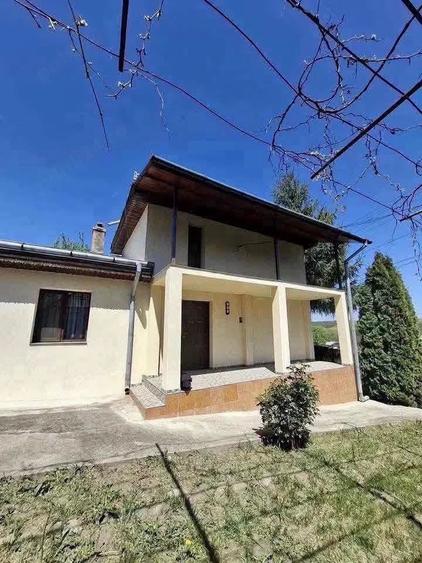 Casă cu Teren 864 Mp în Central
