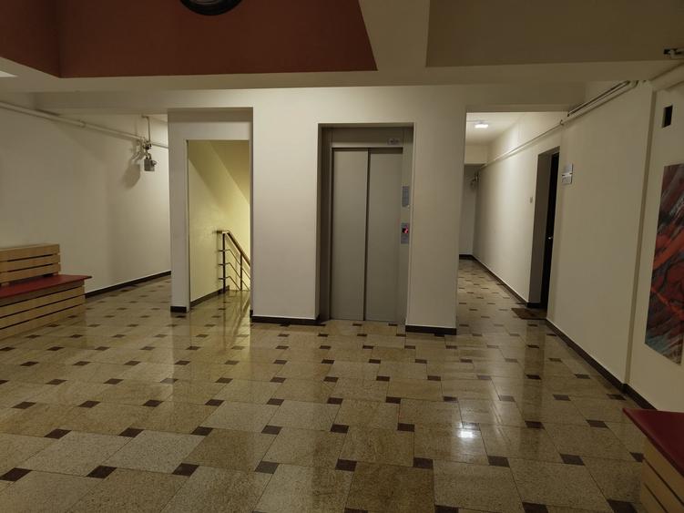 Apartament cu 3 camere decomandat, mobilat în Aviației