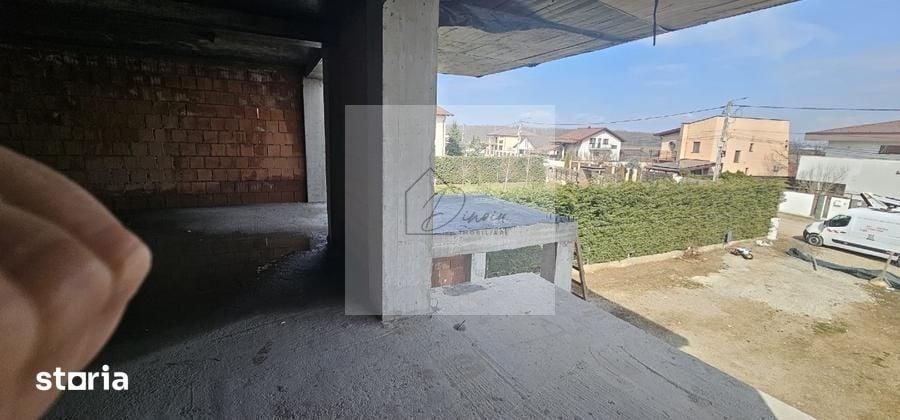 Casă cu 6 camere cu Teren 1585 Mp în Târgșoru Vechi