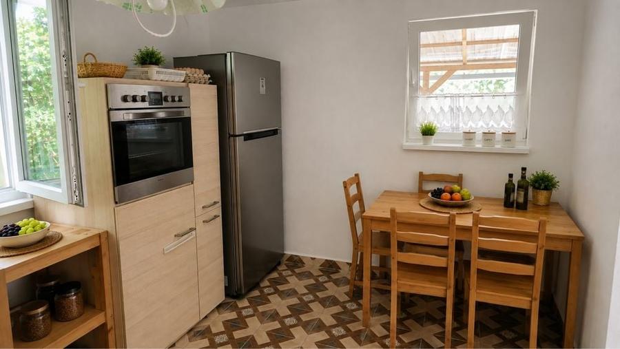 Casă cu 4 camere în Ferendia