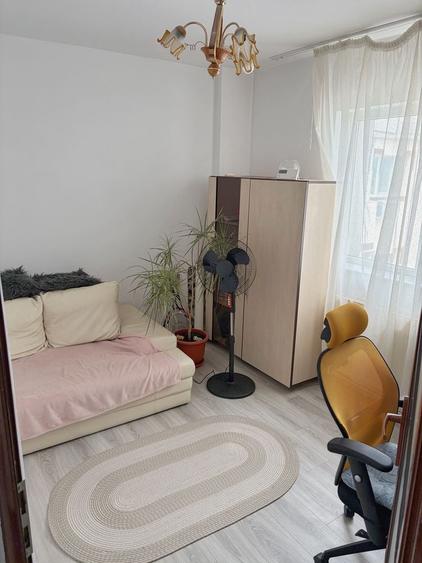 Apartament cu 4 camere decomandat în Ultracentral