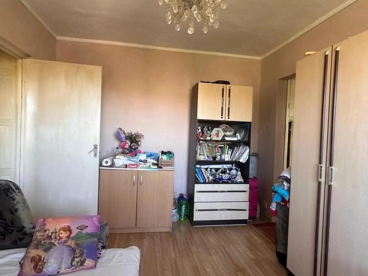 Apartament cu 3 camere în Cantemir