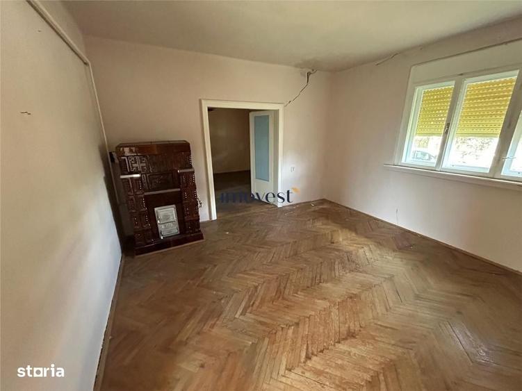 Casă cu 4 camere în Solidarității