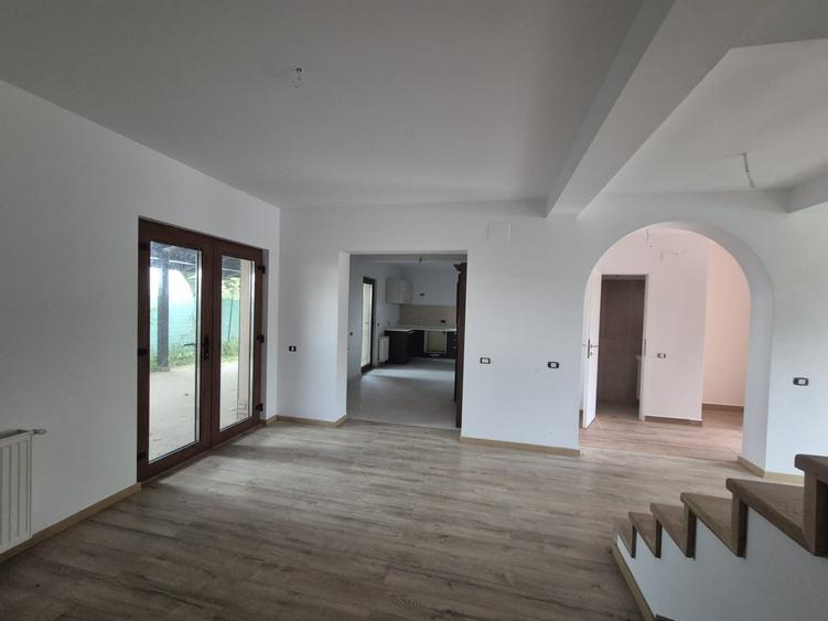 Duplex cu 3 camere cu Canalizare în Domnești