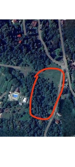 Teren de 8000 mp, în Central