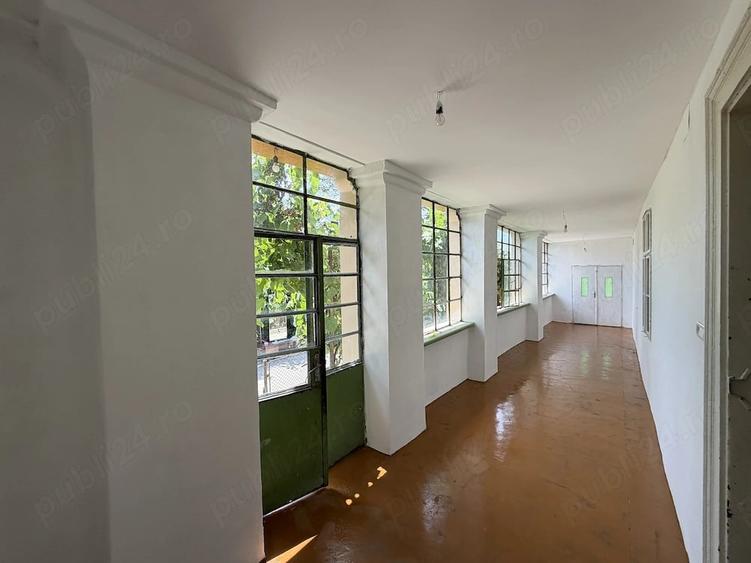 Casă cu 3 camere cu Teren 1300 Mp în Central