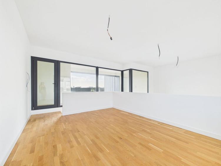 Apartament cu 4 camere semidecomandat în Central