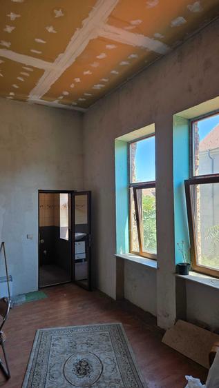 Casă cu 2 camere în Central