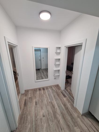 Apartament cu 2 camere semidecomandat în Tractorul