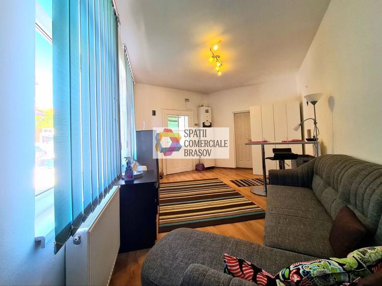 Casă individuală cu 3 camere cu Canalizare în Central