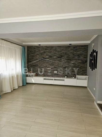 Duplex cu 7 camere cu Canalizare în Cumpăna