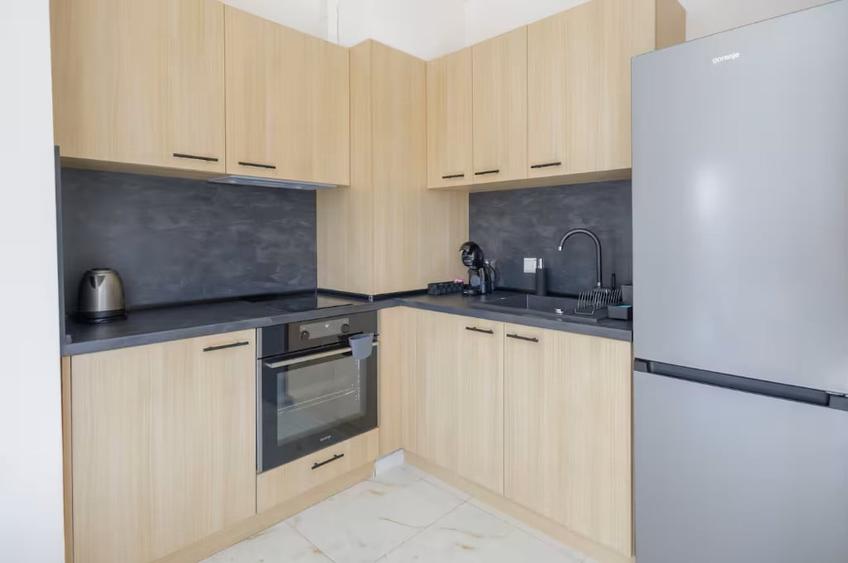 Apartament cu 2 camere decomandat în Lacul Tei