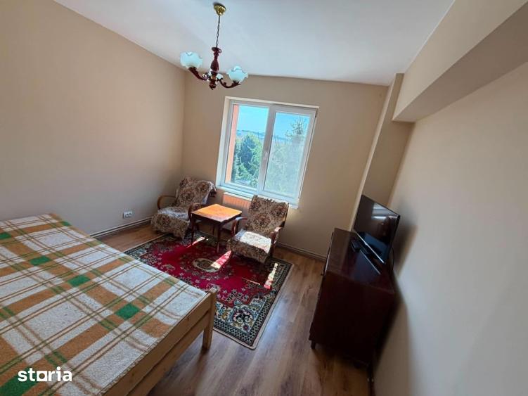 Apartament cu 4 camere decomandat în Central