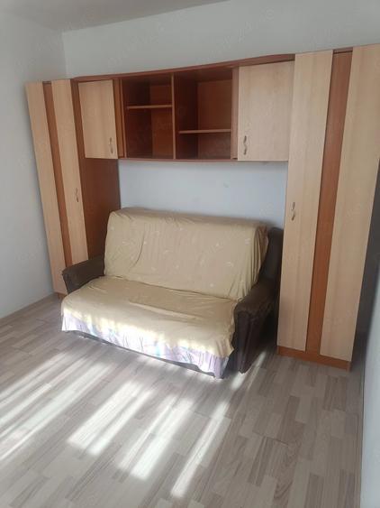 Apartament cu 2 camere nedecomandat în Narcisa