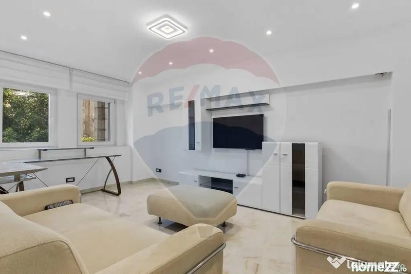 Apartament cu 3 camere decomandat în Băncilor