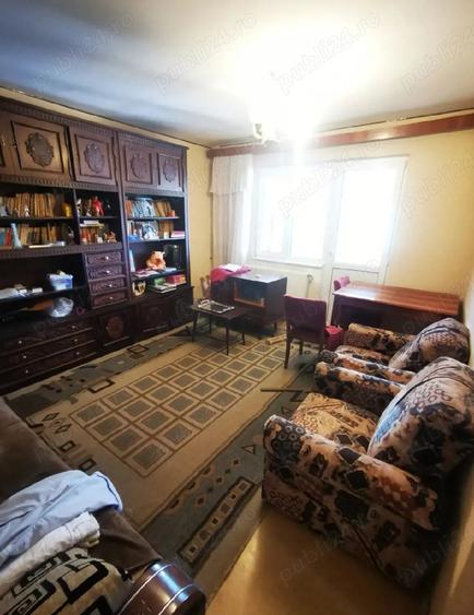 Apartament cu 4 camere decomandat în Central
