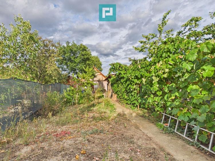 Casă cu 2 corpuri, teren 398 mp, Oradea - 28